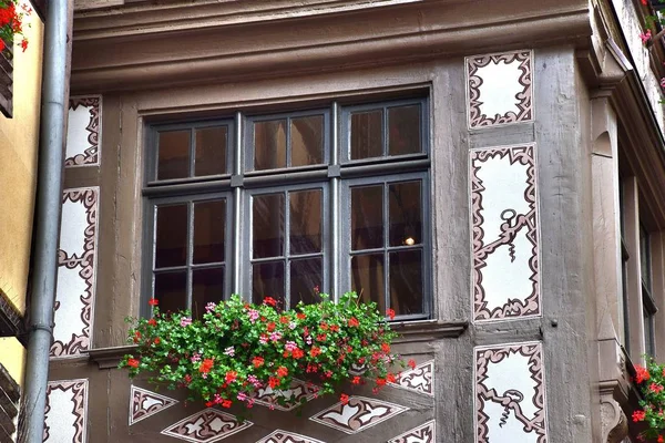 1 *** Straatsburg een stad in het oosten van Frankrijk. De historische hoofdstad van de Elzas. Het is gelegen aan de rivier de Ill en is de meeste Duitse stad in Frankrijk. Skyline van de stad. Zomer. 2017. — Stockfoto