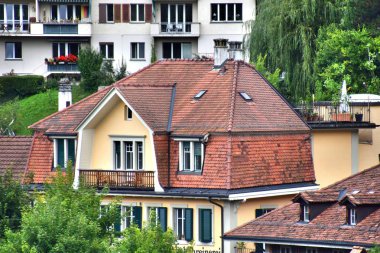 1 ** Bern, sadece idari başkenti ve politik merkezi İsviçre ama aynı zamanda inanılmaz bir kasabanın. Ve Aare Nehri vadisinde yer alır. Eski mimari doğal görünümünü. 2017 yaz