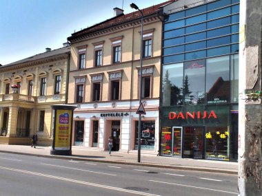 1 * liman Klaipeda şehir mimarisi. Klaipeda İlçesi. Litvanya. Avrupa. Yaz. 2 ** Klaipeda Curonian lagoon ve Baltık Denizi kıyısında yer alır. Litvanya üçüncü büyük kentidir. Baltık Denizi buz bağlantı noktası. 