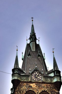 1 * * Prag Çek Cumhuriyeti 'nin başkentidir. Prag 'ın güzelliği bu şehri büyülüyor. Dünyanın en güzel yerlerinden biri. Bohem cazibesi ve ortaçağ mimarisiyle muhteşem Prag büyüsü. Avrupa. 2019 yazı.