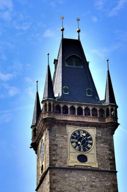 Prag, Çek Cumhuriyeti 'nin başkentidir. Prag 'ın güzelliği bu şehri büyülüyor. Dünyanın en güzel yerlerinden biri. Bohem cazibesi ve ortaçağ mimarisiyle muhteşem Prag büyüsü. Avrupa. 2019 yazı.