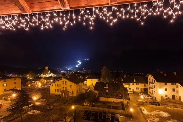 Gece görüş kayak pisti Fiemme Valley, Trentino, İtalya