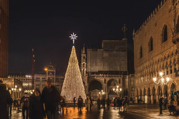 San Marco Meydanı 'nda Noel ağacı, Venedik