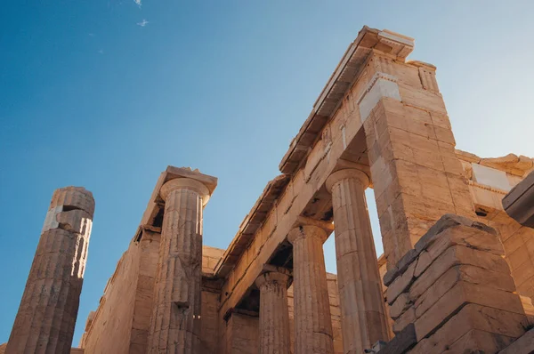 Doric columns in the Acropolis Propylaea — Stock Photo, Image
