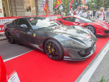Ferrari 812 Superfast modeli Conegliano Auto Expo, İtalya 'da sergilendi