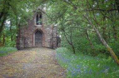  Macgregor Murray Mausoleum 'un eğim etkisi, Balquhidder, İskoçya