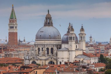 Basilica della Salute ve San Marco çan kulesi manzarası, Venedik