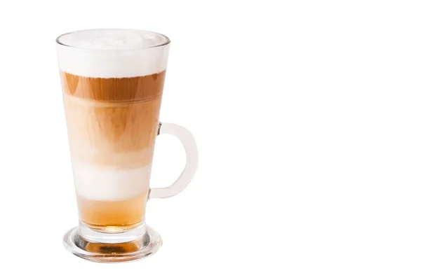Latte café isolé sur blanc dans un verre en couches — Photo