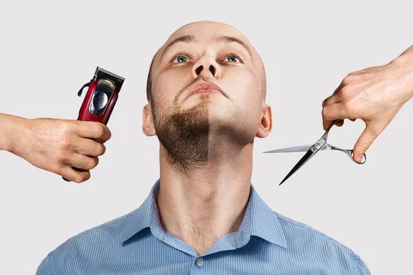 Chin Man before and after hair loss treatment with hands that derat shaving machine and scissors — Stock Photo, Image