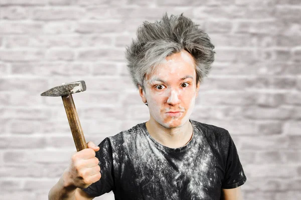 Dirty Young Builder Guy Freak Plaster Hold Hammer Brick Wall — Stock Photo, Image