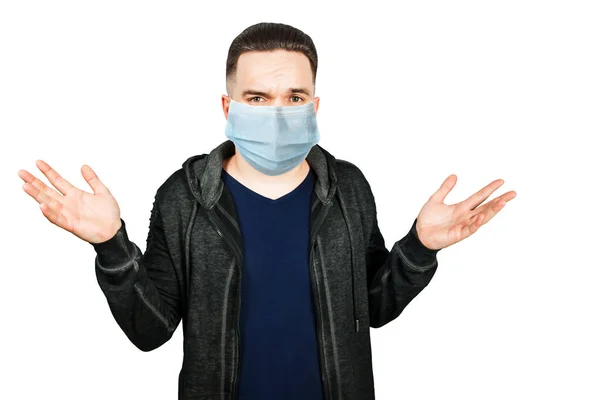Mann Mit Schutzmaske Verhindert Virusinfektion Ideenverschmutzung Achselzucken Auf Weißem Isoliertem — Stockfoto