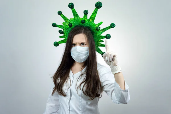 Covid19 Coronavirus Žena Lékař Ukazováček Nápadem Nosit Lékařskou Masku Aby — Stock fotografie