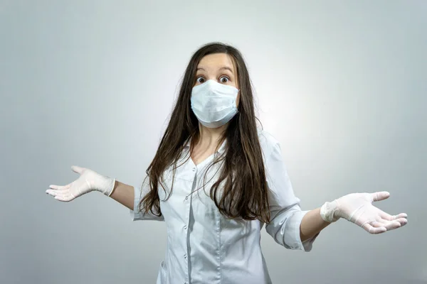 Covid19 Coronavirus Woman Doctor Shruts Wearing Medical Mask Catch Virus — 스톡 사진