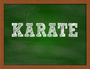 Karate el yazısı metin yeşil kara tahta üzerinde