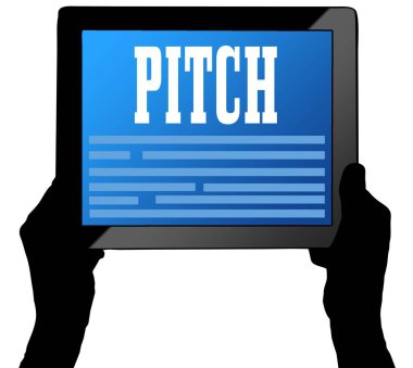 Tablet ekranında, iki eller tarafından düzenlenen yardım.