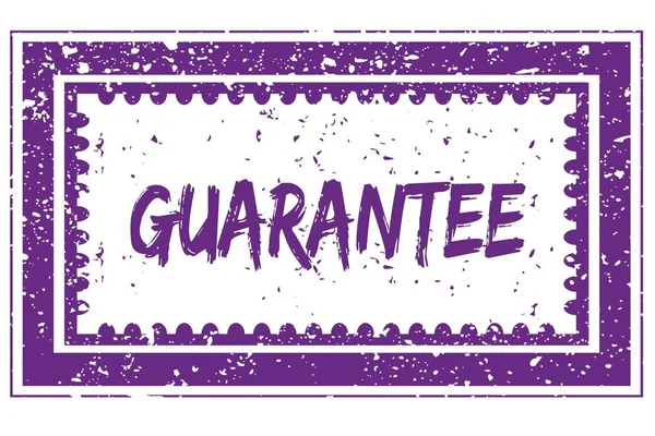 Garantie in magenta grunge square frame stamp — Stockfoto