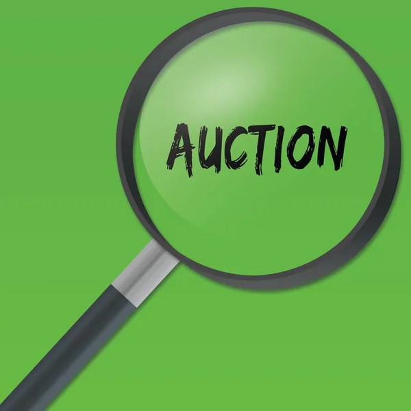 Текст AUCTION под лупой на зеленом фоне . — стоковое фото