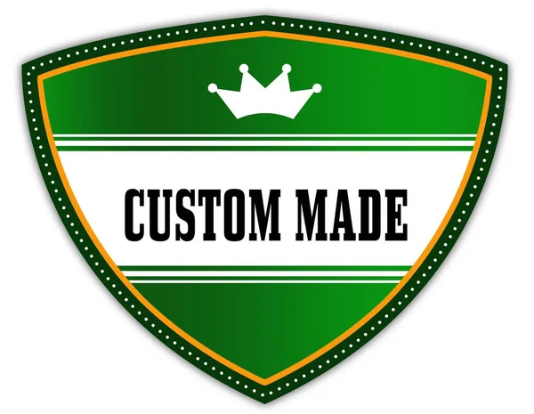 CUSTOM MADE escrito em escudo verde com coroa . — Fotografia de Stock