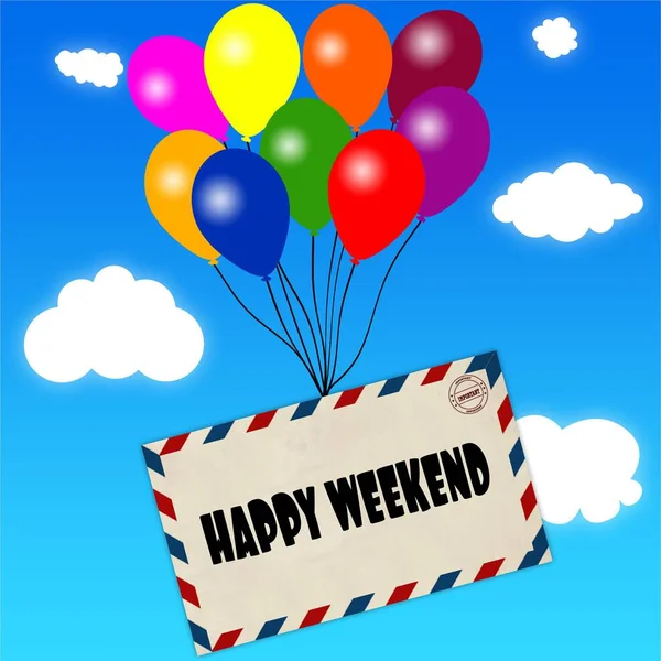 Enveloppe avec message HAPPY WEEKEND attaché à des ballons multicolores sur fond bleu ciel et nuages . — Photo