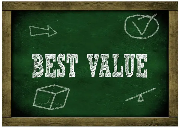 Houten frame groen bord met Best Value bericht handgeschreven met krijt. — Stockfoto