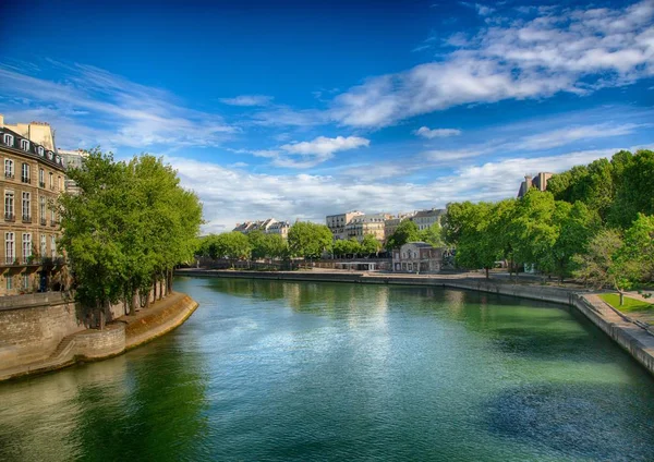 パリでセーヌ川 — ストック写真