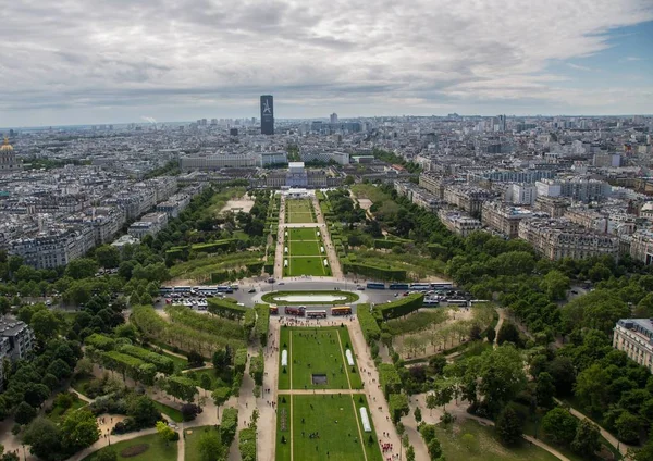 Luftaufnahme des Champ de mars in Paris — Stockfoto