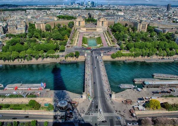 Vista aérea de Jardins du Trocadero e La Defense em Paris — Fotografia de Stock