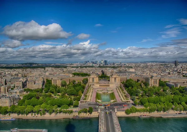 Aerial View of Jardins du Trocadero and La Defense at Paris — Stock Photo, Image