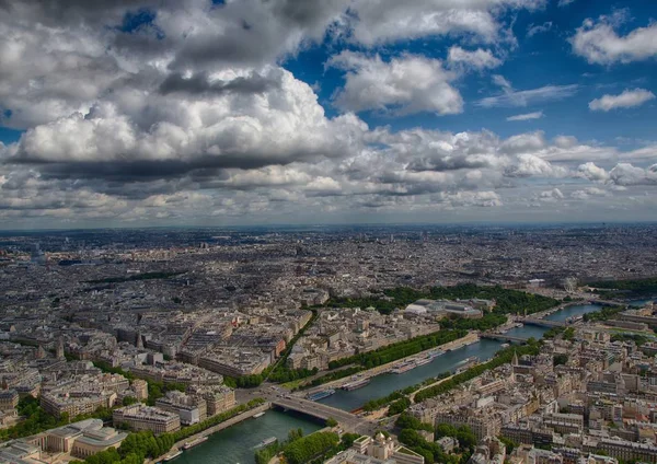 Вид с воздуха на реку Сена в Париже — стоковое фото