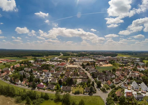Аерофотозйомка село Tennenlohe поблизу міста Erlangen — стокове фото
