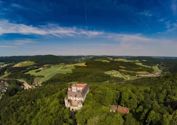 Foto aérea del castillo Greifenstein en el suisse franco en — Foto de Stock