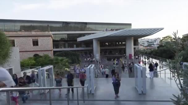 Tidsfördröjning för av Akropolis museets entré — Stockvideo