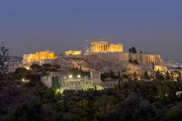 Widok z boku Akropol o zmierzchu — Zdjęcie stockowe