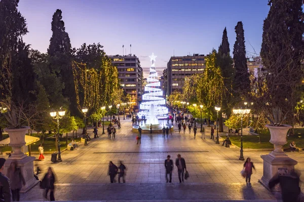 Syntagma Meydanı ile Noel ağacı