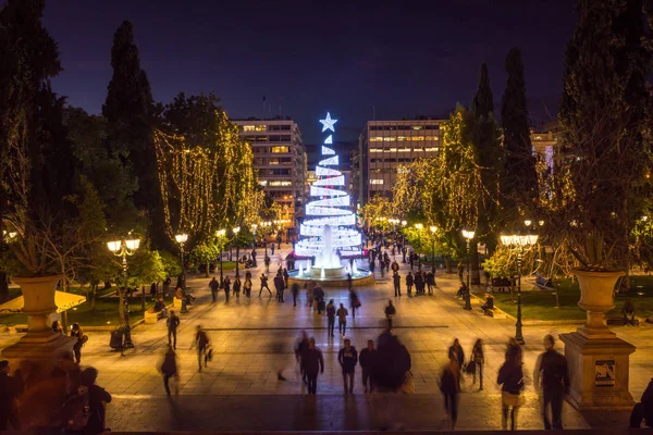 gece Noel ağacı ile Syntagma Meydanı