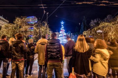 Syntagma Meydanı ile Noel ağacı