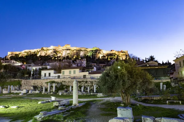 Roman rynku i Akropol powyżej — Zdjęcie stockowe