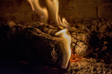 Şöminede Ateş
