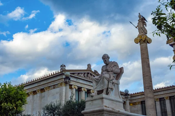 Platão e athena estátuas — Fotografia de Stock