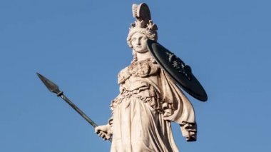 Yunan tanrıçası Athena 'nın klasik heykeli