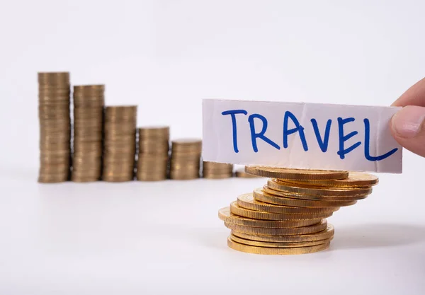 Pot d'argent avec pièces Économisez pour le concept de voyage — Photo