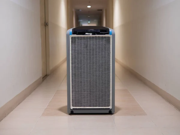 寝室のスマート空気清浄機、クリーンルーム用フィルター — ストック写真