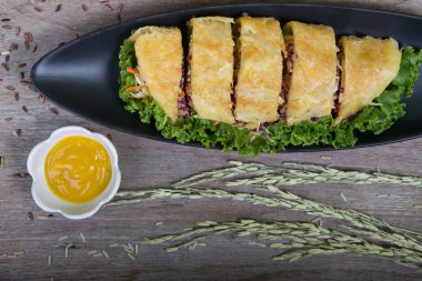 Sebzeli turta, yiyecek yakın plan (iyi sağlık için vejetaryen) )