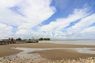 Plaj ve güzel tropikal deniz