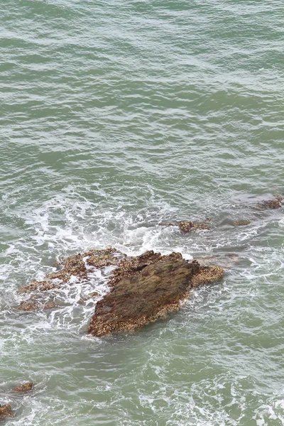 Kamienie Tropikalnej Plaży — Zdjęcie stockowe