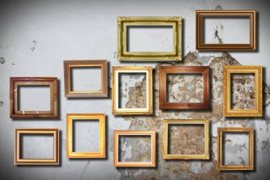 eski duvar altın çerçeve