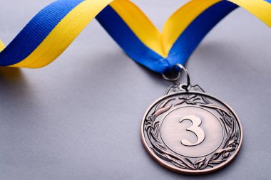 Yakın çekim stüdyo çekim üçüncü yer bronz madalya