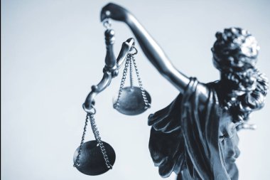Bir Adalet Heykeli 'nin yukarıdan görünüşü