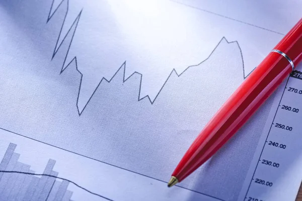 Ballpoint Pen Fluctuating Statistical Graph Concept Business Performance Projections Close — Stock Photo, Image