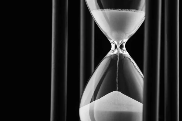 Sand Running Clear Glass Hourglass Bulbs Measuring Passage Time Countdown — Stock Photo, Image